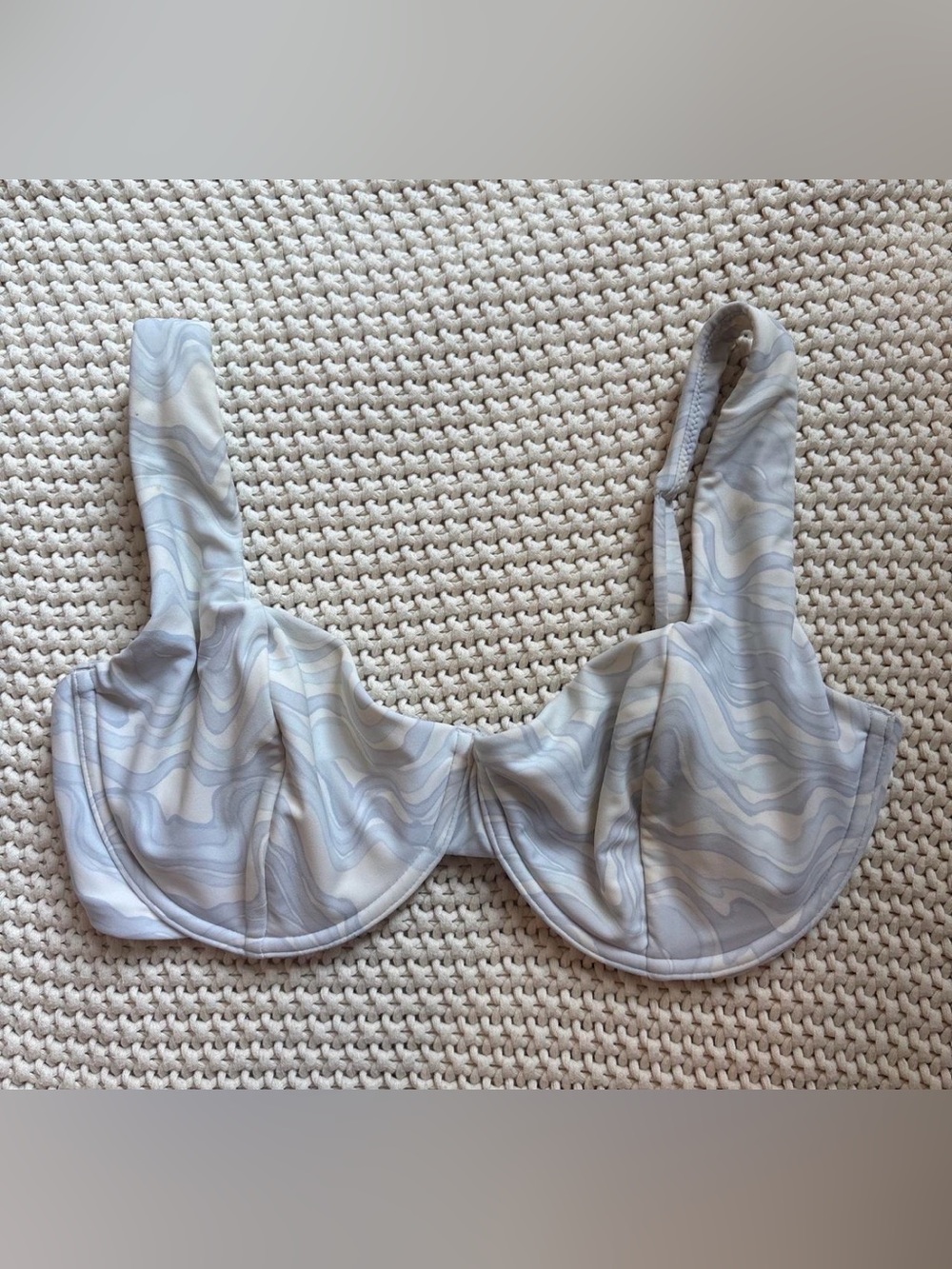 Abercrombie & Fitch Swirl-Print Underwire bikini top in Light blue and gray